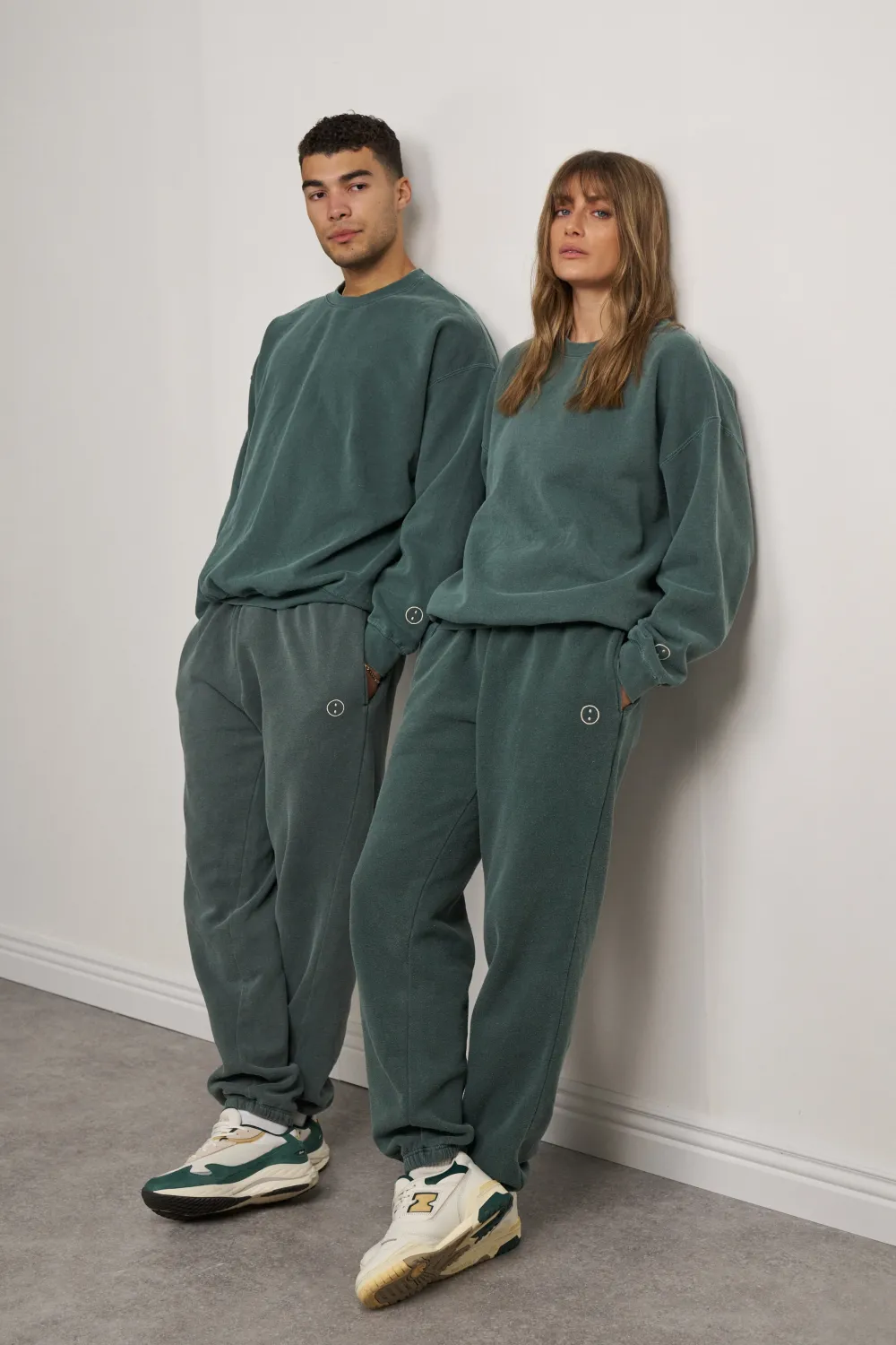 UN:IK Essentials Essentials Vintage Washed Sweater & Jogger Set - Forest