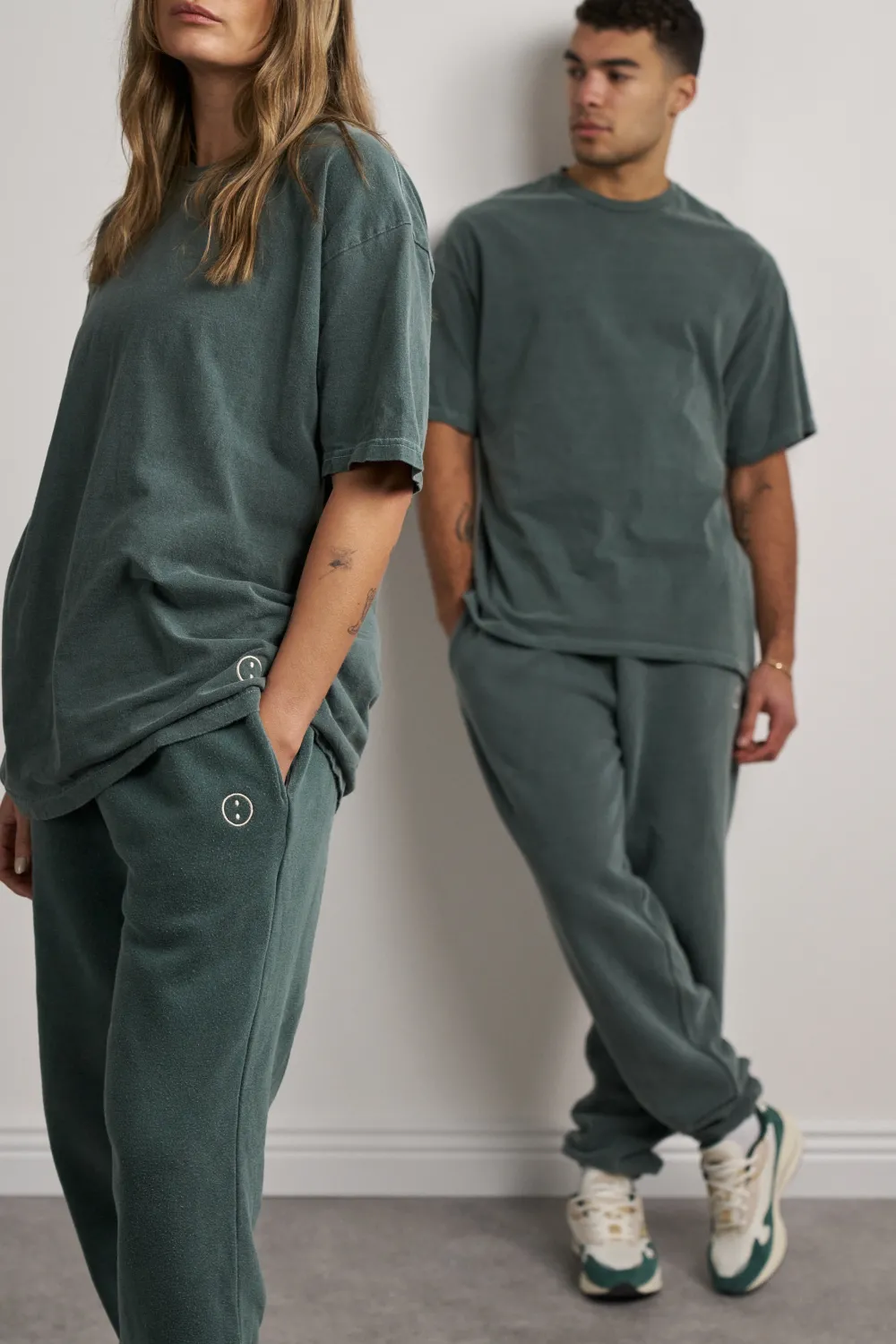 UN:IK Essentials Essentials Vintage Washed Tee - Forest