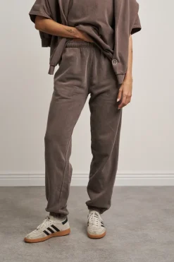 UN:IK Essentials Essentials Vintage Washed 1/4 Zip Sweatshirt & Jogger Set - Cocoa