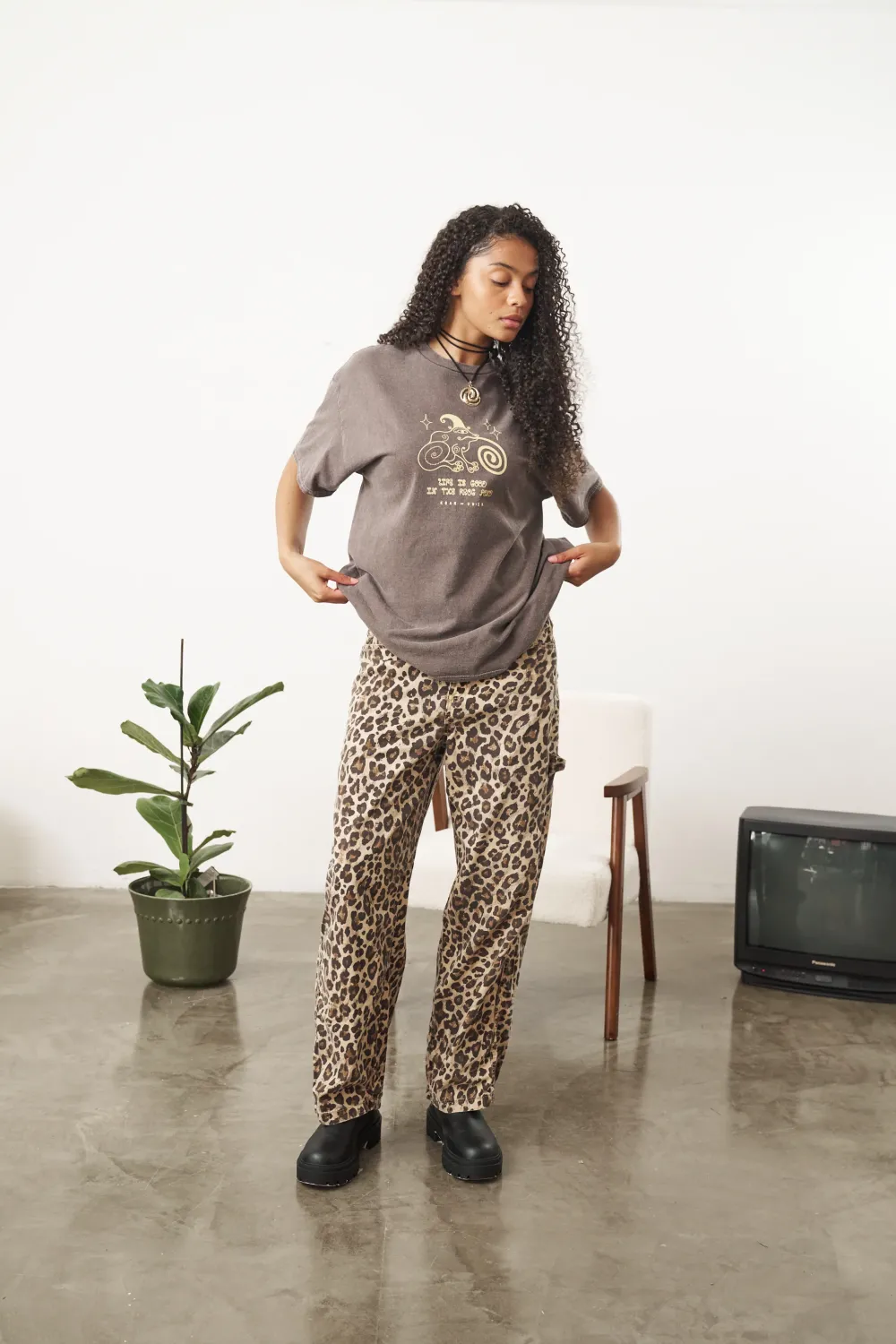 KBar Design KBAR X UN:IK 'Frog Pond' Vintage Washed Tee - Chocolate