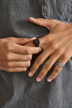 UN:IK Essentials Stone Ring - Black